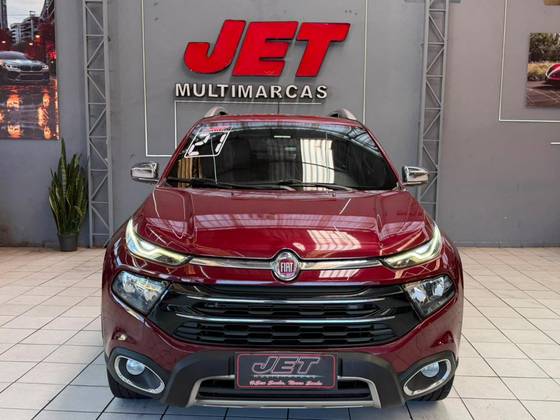 FIAT TORO 2.0 16V TURBO DIESEL RANCH 4WD AT9 FIAT TORO 2.0 16V TURBO DIESEL RANCH 4WD AT9